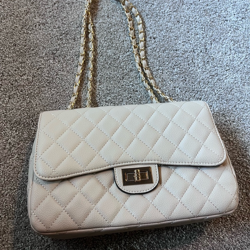 Elegant Cream Quilted Shoulder Bag with Chain Strap